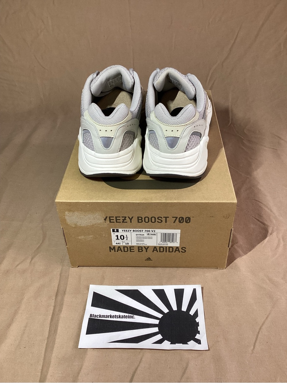 Adidas Yeezy Boost 700 V2 Cream GY7924 Men's Size 10.5 - Picture 8 of 9
